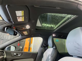 Volvo XC60  2020 à St-Jérôme, Québec - 3 - w320h240px
