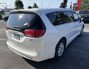 2022 Chrysler Grand Caravan SXT in Gander, Newfoundland and Labrador - 6 - w320h240px