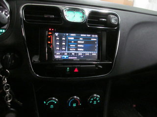 2014 Chrysler 200 LX in Dartmouth, Nova Scotia - 6 - w320h240px