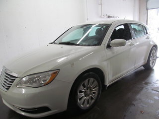 2014 Chrysler 200 LX in Dartmouth, Nova Scotia - 2 - w320h240px