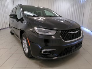 2022 Chrysler Pacifica Touring L in Dartmouth, Nova Scotia - 2 - w320h240px
