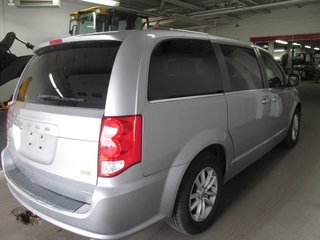 2018 Dodge Grand Caravan SXT Premium Plus in Dartmouth, Nova Scotia - 4 - w320h240px