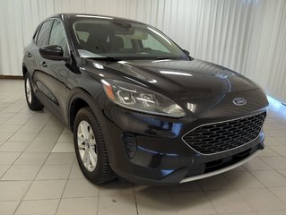 2020 Ford Escape SE AWD in Dartmouth, Nova Scotia - 2 - w320h240px