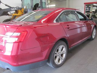 2015 Ford Taurus SEL in Dartmouth, Nova Scotia - 4 - w320h240px