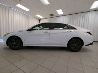 2022 Hyundai Elantra Preferred in Dartmouth, Nova Scotia - 5 - w320h240px
