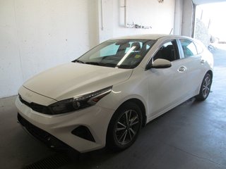2022 Kia Forte5 EX in Dartmouth, Nova Scotia - 2 - w320h240px