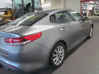 2016 Kia Optima LX in Dartmouth, Nova Scotia - 4 - w320h240px