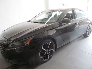 2023 Nissan Altima SR in Dartmouth, Nova Scotia - 2 - w320h240px