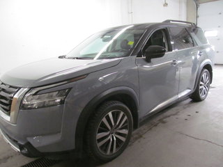 2022 Nissan Pathfinder Platinum in Dartmouth, Nova Scotia - 2 - w320h240px