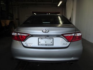 2015 Toyota Camry XLE in Dartmouth, Nova Scotia - 3 - w320h240px