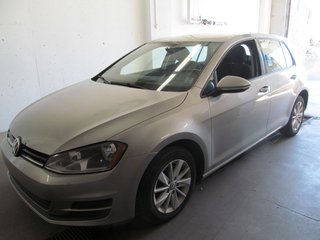2017 Volkswagen Golf Comfortline in Dartmouth, Nova Scotia - 2 - w320h240px