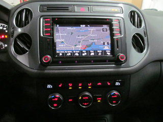 2016 Volkswagen Tiguan Special Edition in Dartmouth, Nova Scotia - 6 - w320h240px