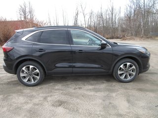 Ford Escape Platinum 2025 à North Bay, Ontario - 6 - w320h240px