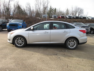 2017 Ford Focus SE in North Bay, Ontario - 2 - w320h240px