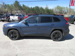 2022 Jeep Cherokee Altitude in North Bay, Ontario - 2 - w320h240px