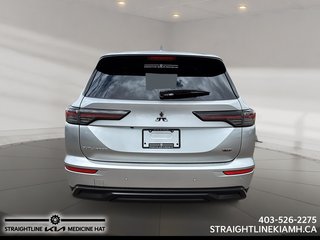 2025 Mitsubishi Outlander ES