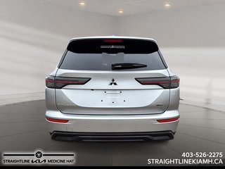 2025 Mitsubishi Outlander ES
