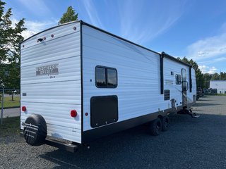 2026 Coachmen Northern Spirit DLX SBT5300QB-53 in Terrace, British Columbia - 4 - w320h240px