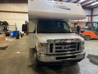 2017 Thor MAJESTIC M-28A in Terrace, British Columbia - 2 - w320h240px