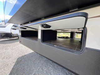 2014 Keystone ALPINE 3620FL in Terrace, British Columbia - 5 - w320h240px