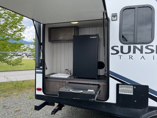 2019 Keystone SUNSET TRAIL SS222RB in Terrace, British Columbia - 4 - w320h240px