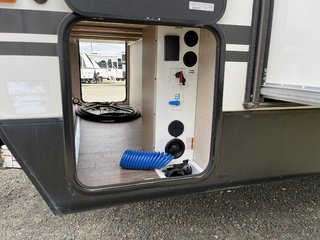 2019 Winnebago Minnie Plus 30RLSS in Terrace, British Columbia - 5 - w320h240px