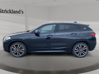 2022  X2 XDrive 28i in Stratford, Ontario - 5 - w320h240px