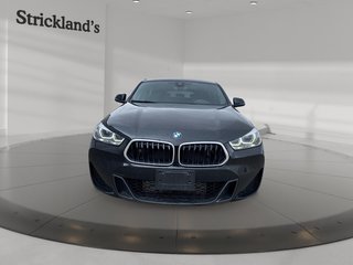 2022  X2 XDrive 28i in Stratford, Ontario - 2 - w320h240px