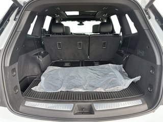 2024 Cadillac XT6 AWD 4dr Luxury in Stratford, Ontario - 6 - w320h240px