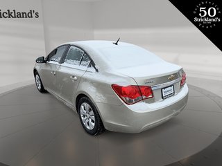 2014  Cruze 1LS in Stratford, Ontario - 4 - w320h240px