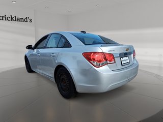 2015 Chevrolet Cruze LS in Stratford, Ontario - 4 - w320h240px