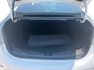 2017 Chevrolet Cruze LT - 6MT in Stratford, Ontario - 6 - w320h240px