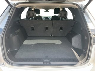 2020 Chevrolet Equinox AWD Premier 2.0T in Stratford, Ontario - 6 - w320h240px