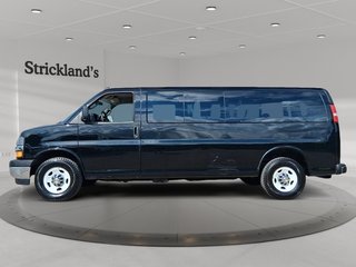 2024 Chevrolet Express Passenger RWD 3500 135 LT in Stratford, Ontario - 5 - w320h240px