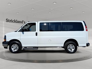 2023 Chevrolet Express Passenger 3500 LT in Stratford, Ontario - 5 - w320h240px