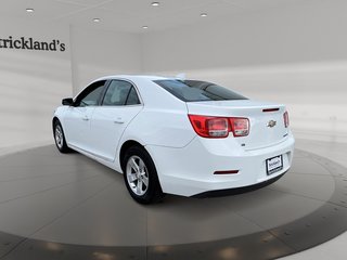 2016 Chevrolet Malibu LT in Stratford, Ontario - 4 - w320h240px