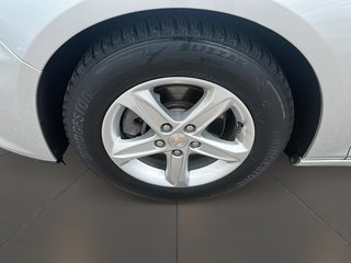 2021 Chevrolet Malibu LS in Stratford, Ontario - 6 - w320h240px