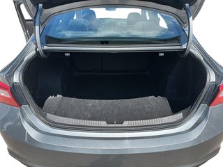 2023 Chevrolet Malibu LT in Stratford, Ontario - 6 - w320h240px