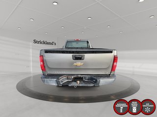 2009 Chevrolet Silverado 1500 LT Reg Cab in Stratford, Ontario - 3 - w320h240px