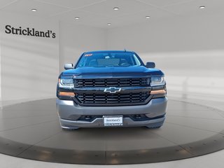 2017 Chevrolet Silverado 1500 Double 4x4 WT / Standard Box in Stratford, Ontario - 2 - w320h240px