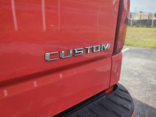 2019 Chevrolet Silverado 1500 Double 4x4 Custom / Standard Box (w / Nqg) in Stratford, Ontario - 6 - w320h240px