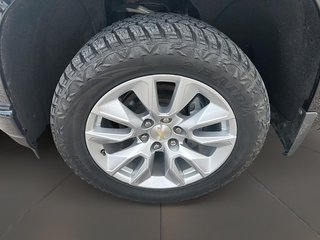 2021 Chevrolet Silverado 1500 Crew Cab 4x4 Custom / Standard Box in Stratford, Ontario - 6 - w320h240px