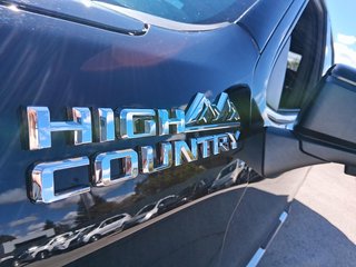2021 Chevrolet Silverado 1500 Crew Cab 4x4 High Country / Standard Box in Stratford, Ontario - 6 - w320h240px