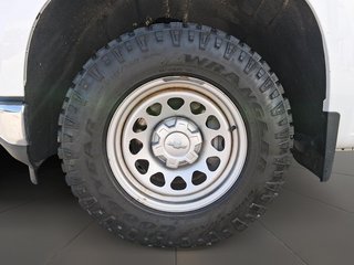 2021 Chevrolet Silverado 1500 Double Cab 4x4 WT / Standard Box in Stratford, Ontario - 6 - w320h240px