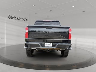 2021 Chevrolet Silverado 1500 Crew Cab 4x4 LT Trail Boss / Standard Box in Stratford, Ontario - 3 - w320h240px