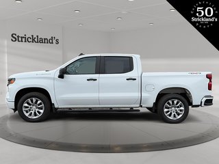 2022  Silverado 1500 Crew Cab 4x4 Custom / Short Box in Stratford, Ontario - 5 - w320h240px