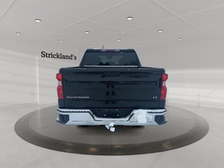 2023 Chevrolet Silverado 1500 Crew Cab 4x4 LT / Standard Box in Stratford, Ontario - 3 - w320h240px