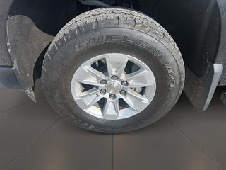 2023 Chevrolet Silverado 1500 Crew Cab 4x4 WT / Standard Box in Stratford, Ontario - 6 - w320h240px