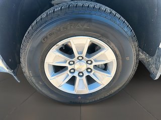 2023 Chevrolet Silverado 1500 Regular Cab 4x2 WT / Long Box in Stratford, Ontario - 6 - w320h240px