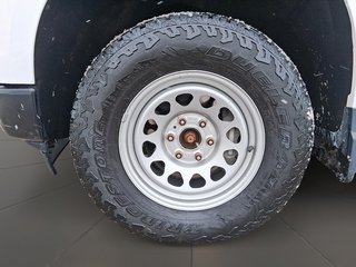 2023 Chevrolet Silverado 1500 Crew Cab 4x4 WT / Standard Box in Stratford, Ontario - 6 - w320h240px